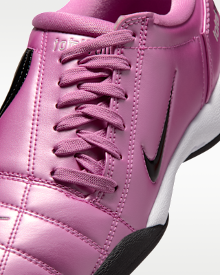 Nike Total90 Women's Shoes. Nike LU